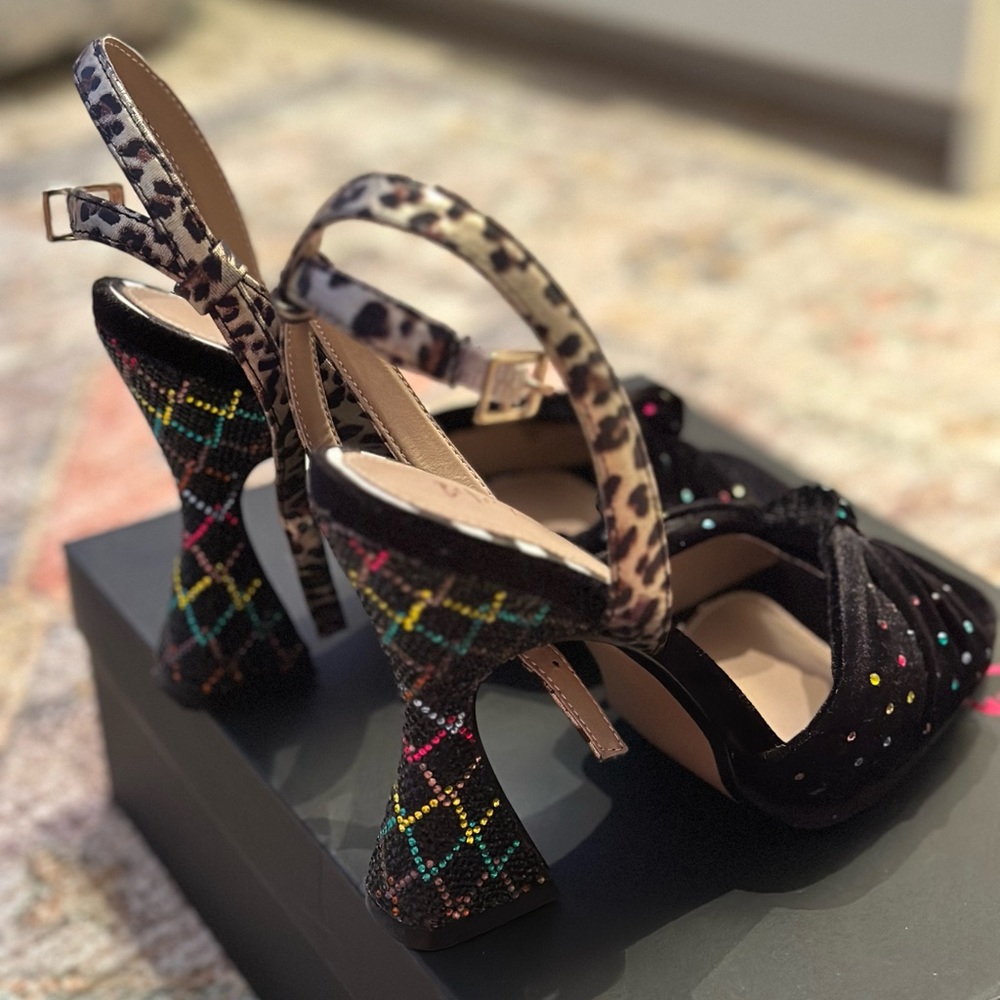 Betsey Johnson heels NWT SIZE 8